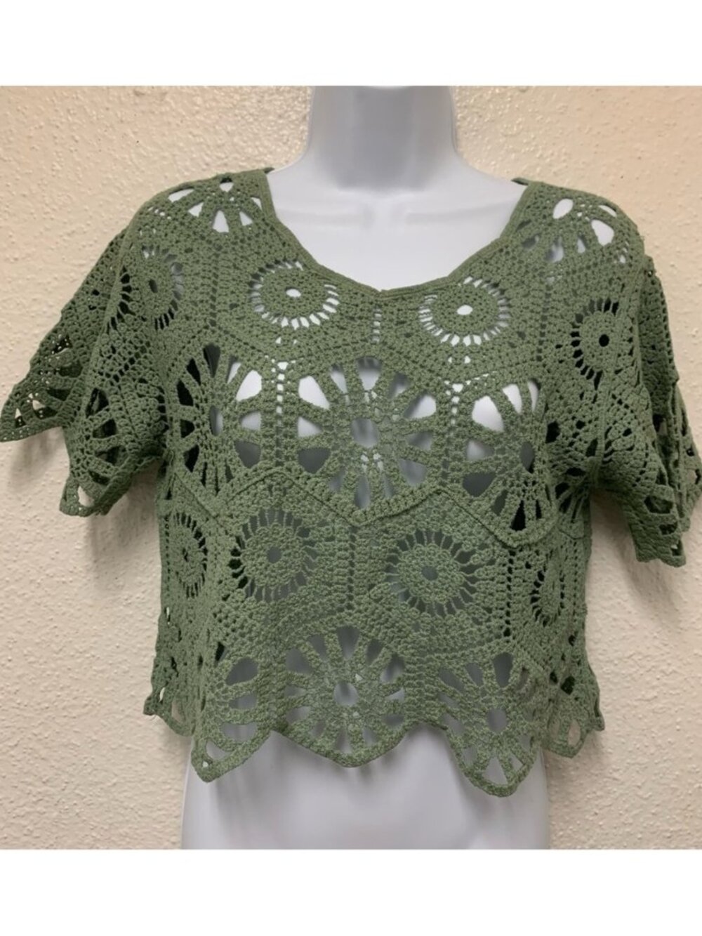 Green Lace Crochet Short Sleeve Crop Top